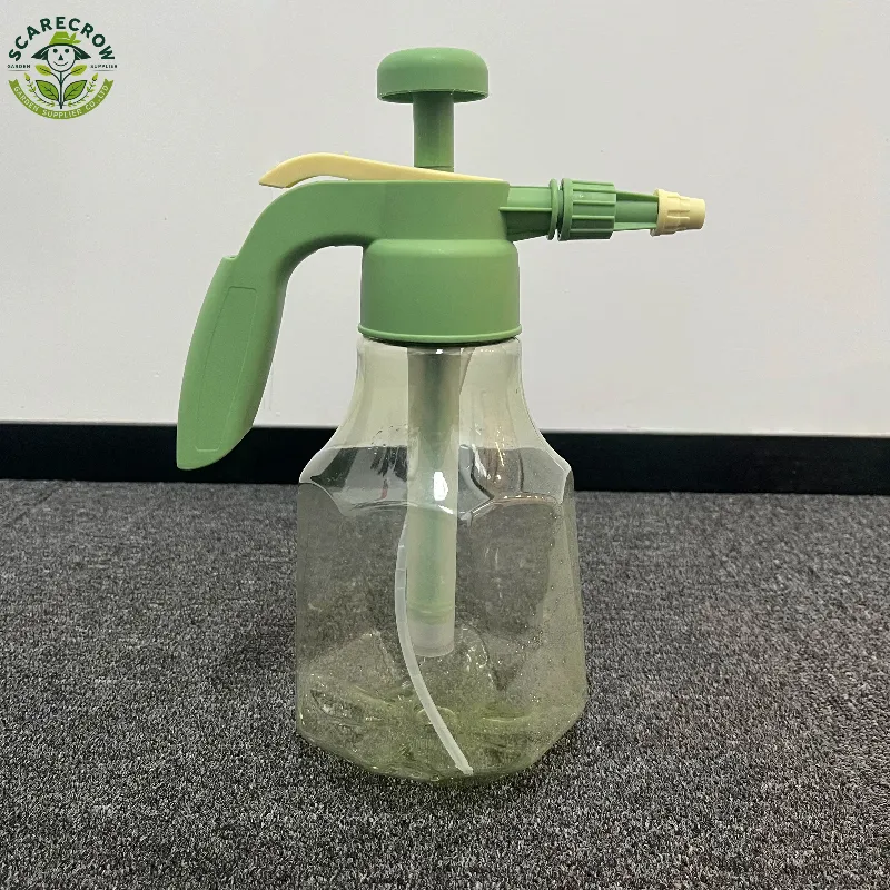 1.5L Manual Pressure Garden Sprayer | Scarecrow Garden Supplier